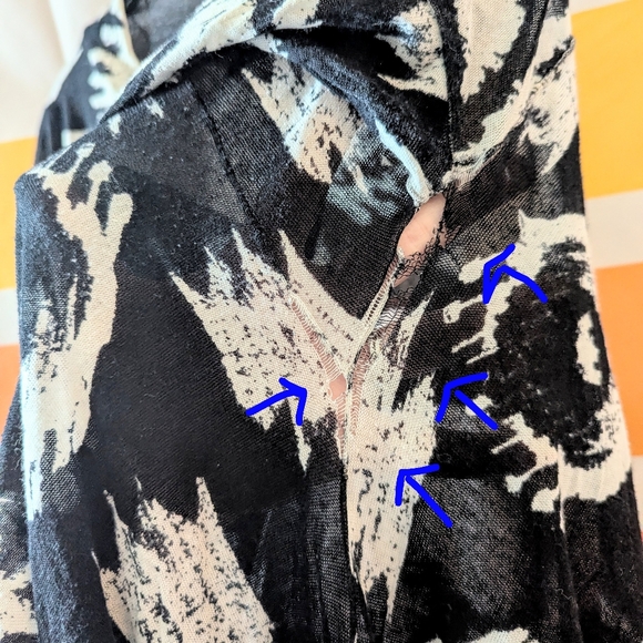 Allsaints Ara Ikat Black Cream Sweater Jumper Abstract Oversized Sharkbite VTG 8 - Picture 9 of 12